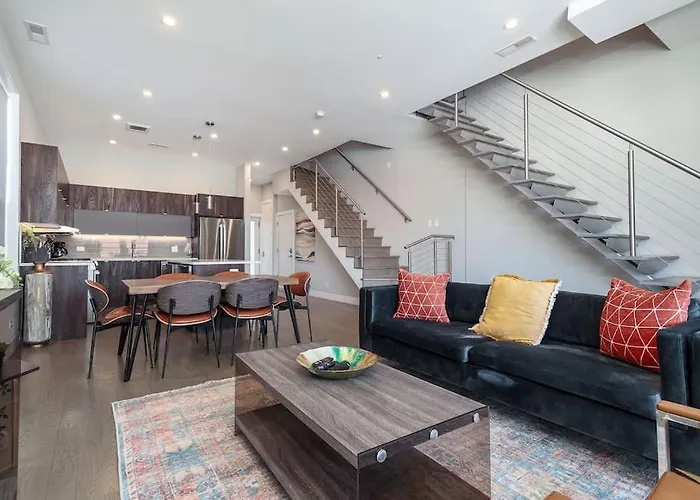 New Construction Building In River North Ferienhaus